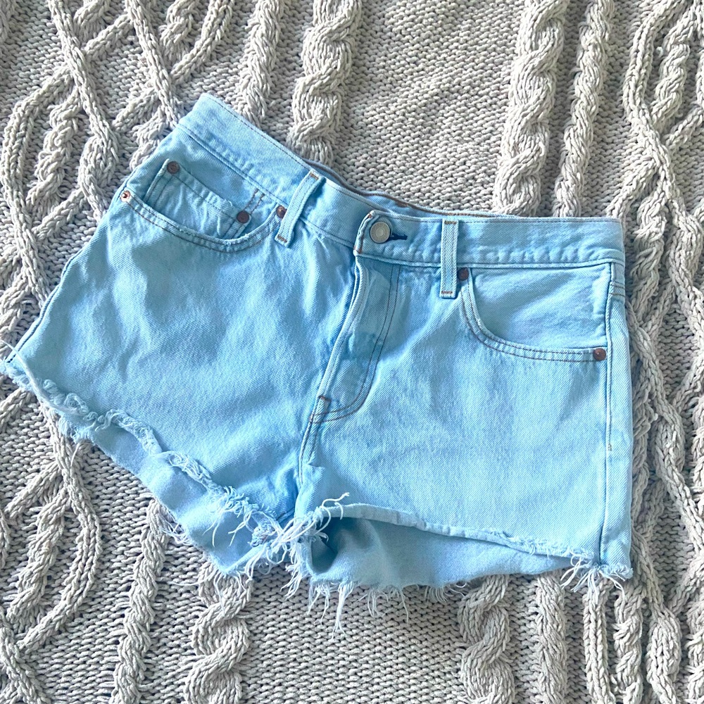 Light wash Levi cutoffs
